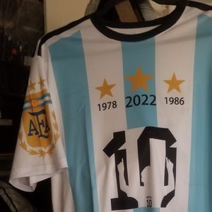 Lionel Messi 2022 Legend jersey